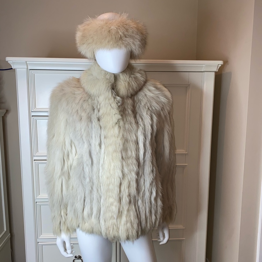 Saga Fox Fur-Beautiful, Clean (S)